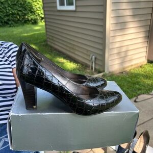 Elegant Black Croc-Embossed Heels